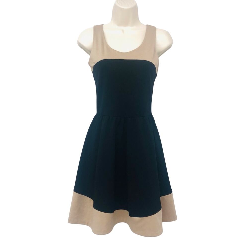 Saks Fifth Ave Black Tan Fit & Flare Dress Sleeveless Scoop Neck and Back